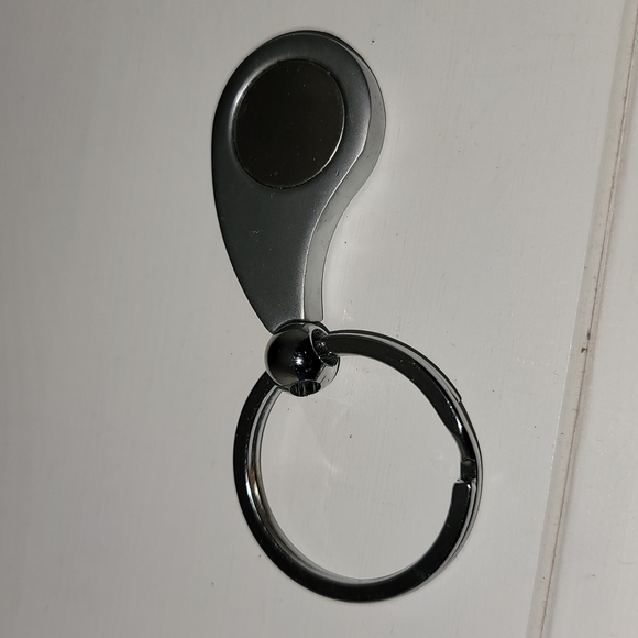 Metal teardrop Keychain. - Picture 1 of 4